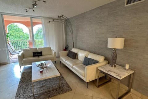Copropriété à vendre à Aventura, Floride: 2 chambres, 109.62 m2 № 1936818 - photo 2