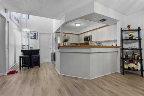 Купить таунхаус в Хейнс-Сити, Флорида 11 комнат, 171.31м2, № 2150682 - фото 9
