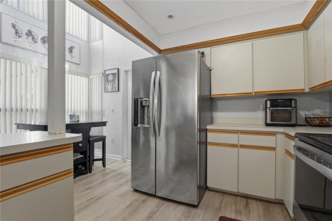 Купить таунхаус в Хейнс-Сити, Флорида 11 комнат, 171.31м2, № 2150682 - фото 8
