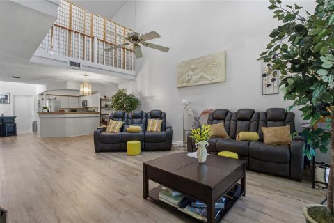 Купить таунхаус в Хейнс-Сити, Флорида 11 комнат, 171.31м2, № 2150682 - фото 4
