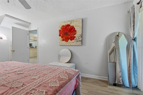 Купить таунхаус в Хейнс-Сити, Флорида 11 комнат, 171.31м2, № 2150682 - фото 17