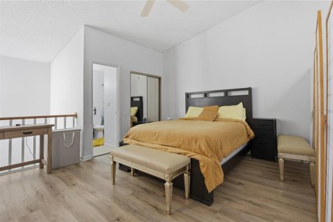 Купить таунхаус в Хейнс-Сити, Флорида 11 комнат, 171.31м2, № 2150682 - фото 26