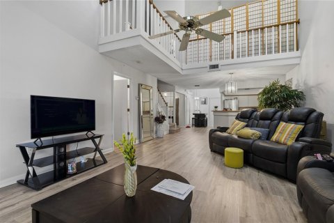 Купить таунхаус в Хейнс-Сити, Флорида 11 комнат, 171.31м2, № 2150682 - фото 5