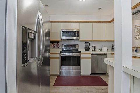 Купить таунхаус в Хейнс-Сити, Флорида 11 комнат, 171.31м2, № 2150682 - фото 6