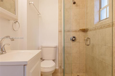 Villa ou maison à louer à Miami, Floride: 1 chambre, 46.45 m2 № 2339887 - photo 6