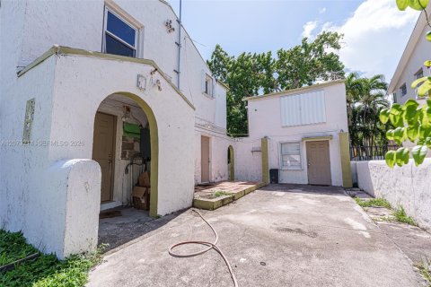 Villa ou maison à louer à Miami, Floride: 1 chambre, 46.45 m2 № 2339887 - photo 5