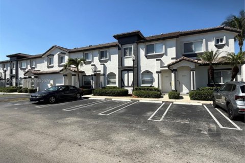 Купить кондоминиум в Хомстед, Флорида 3 спальни, 135.45м2, № 2051902 - фото 2