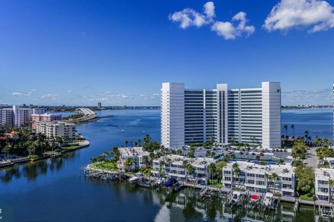 Condo in Sarasota, Florida, 4 bedrooms  № 1684856 - photo 2
