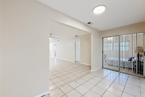 Condo in Clearwater, Florida, 2 bedrooms  № 2093350 - photo 10