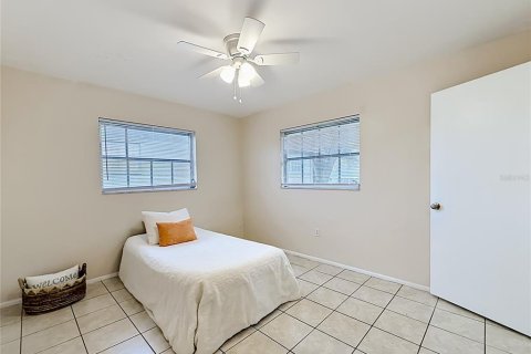 Condo in Clearwater, Florida, 2 bedrooms  № 2093350 - photo 17