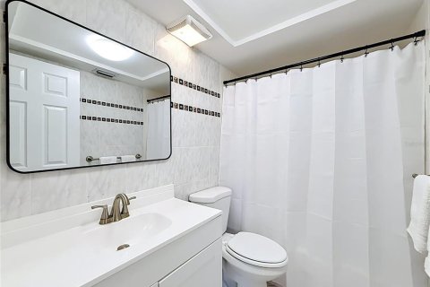 Condo in Clearwater, Florida, 2 bedrooms  № 2093350 - photo 20