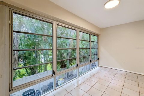 Condo in Clearwater, Florida, 2 bedrooms  № 2093350 - photo 7