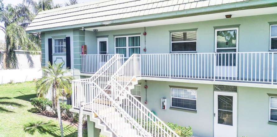 Condo in Clearwater, Florida, 2 bedrooms  № 2093350