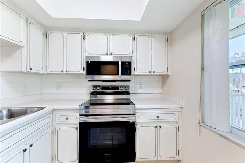 Condo in Clearwater, Florida, 2 bedrooms  № 2093350 - photo 3