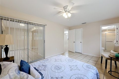 Condo in Clearwater, Florida, 2 bedrooms  № 2093350 - photo 14