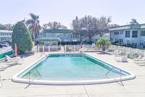 Condo in Clearwater, Florida, 2 bedrooms  № 2093350 - photo 21