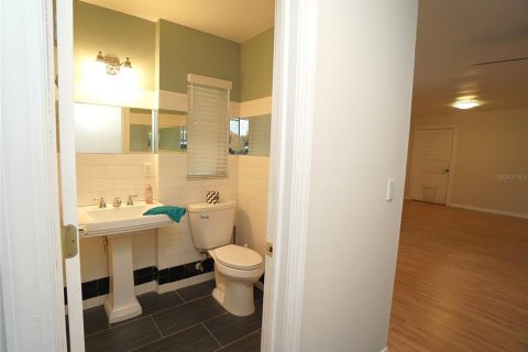 Villa ou maison à louer à Odessa, Floride: 2 chambres, 207.36 m2 № 1919781 - photo 18
