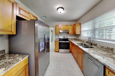 Casa en alquiler en Clearwater, Florida, 3 dormitorios, 161.93 m2 № 1910987 - foto 6