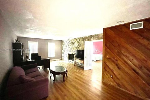 Купить виллу или дом в Пальметто-Бей, Флорида 3 спальни, 182.46м2, № 1957452 - фото 12