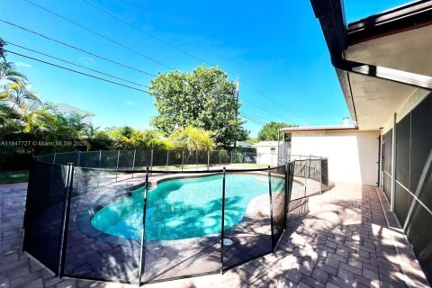 Купить виллу или дом в Пальметто-Бей, Флорида 3 спальни, 182.46м2, № 1957452 - фото 22