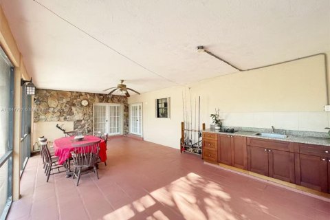 Купить виллу или дом в Пальметто-Бей, Флорида 3 спальни, 182.46м2, № 1957452 - фото 20