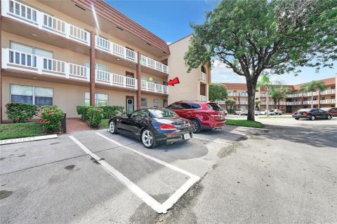 Copropriété à vendre à Sunrise, Floride: 2 chambres, 78.97 m2 № 2182392 - photo 28