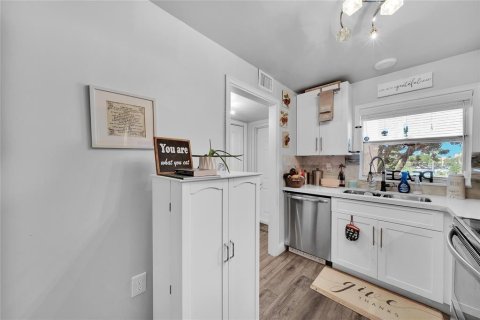 Copropriété à vendre à Sunrise, Floride: 2 chambres, 78.97 m2 № 2182392 - photo 11