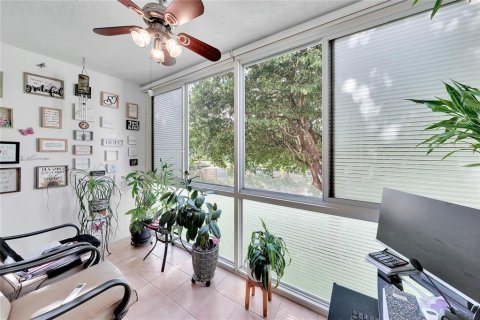 Copropriété à vendre à Sunrise, Floride: 2 chambres, 78.97 m2 № 2182392 - photo 15