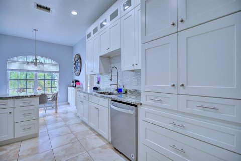 House in Sebring, Florida 4 bedrooms, 211.07 sq.m. № 1901254 - photo 16