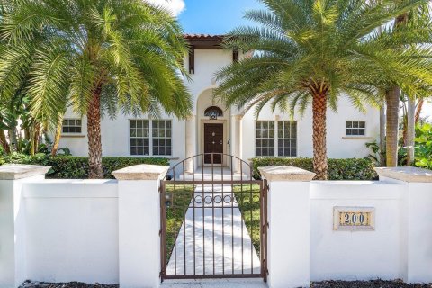 House in Boca Raton, Florida 3 bedrooms, 219.44 sq.m. № 2281392