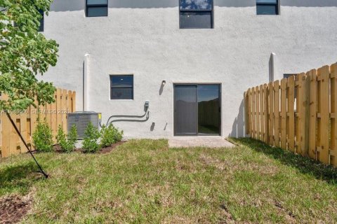 Touwnhouse à louer à Homestead, Floride: 3 chambres, 133.97 m2 № 1999360 - photo 14