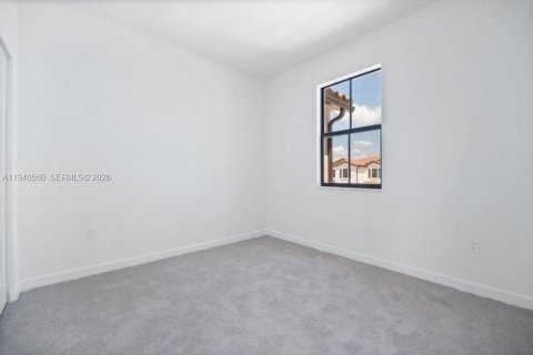 Touwnhouse à louer à Homestead, Floride: 3 chambres, 133.97 m2 № 1999360 - photo 7