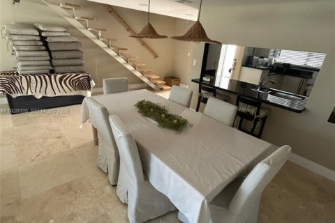 Condo in North Miami Beach, Florida, 2 bedrooms № 1989281 - photo 14