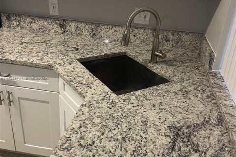 Copropriété à vendre à Tamarac, Floride: 2 chambres, 78.04 m2 № 1967521 - photo 5