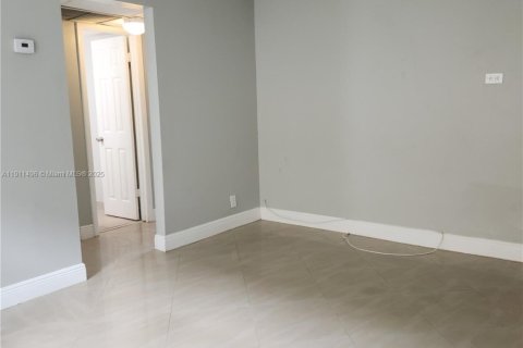 Copropriété à vendre à Tamarac, Floride: 2 chambres, 78.04 m2 № 1967521 - photo 20