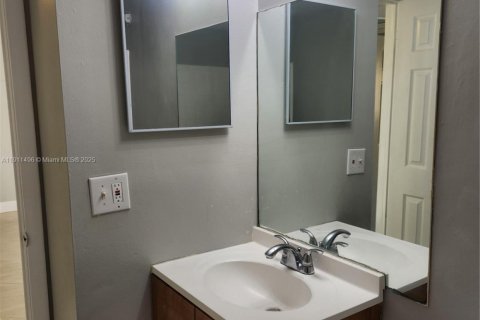 Copropriété à vendre à Tamarac, Floride: 2 chambres, 78.04 m2 № 1967521 - photo 13