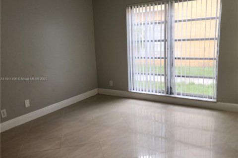 Copropriété à vendre à Tamarac, Floride: 2 chambres, 78.04 m2 № 1967521 - photo 18
