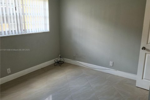 Copropriété à vendre à Tamarac, Floride: 2 chambres, 78.04 m2 № 1967521 - photo 23