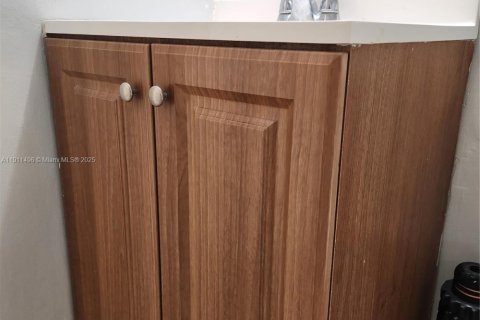 Copropriété à vendre à Tamarac, Floride: 2 chambres, 78.04 m2 № 1967521 - photo 12