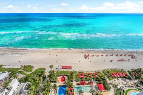 Condo in Sunny Isles Beach, Florida, 4 bedrooms  № 1997957 - photo 16