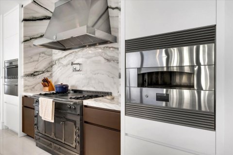 Condo in Sunny Isles Beach, Florida, 4 bedrooms  № 1997957 - photo 13