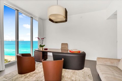 Condo in Sunny Isles Beach, Florida, 4 bedrooms  № 1997957 - photo 21