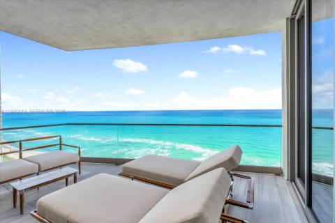 Condo in Sunny Isles Beach, Florida, 4 bedrooms  № 1997957 - photo 15