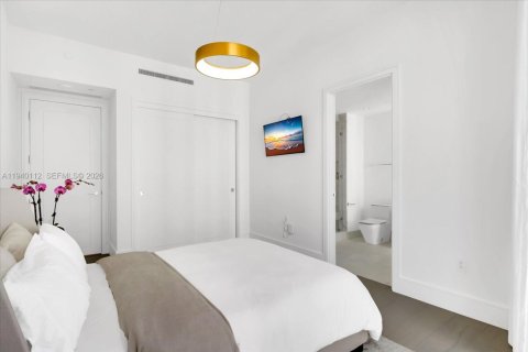 Condo in Sunny Isles Beach, Florida, 4 bedrooms  № 1997957 - photo 18