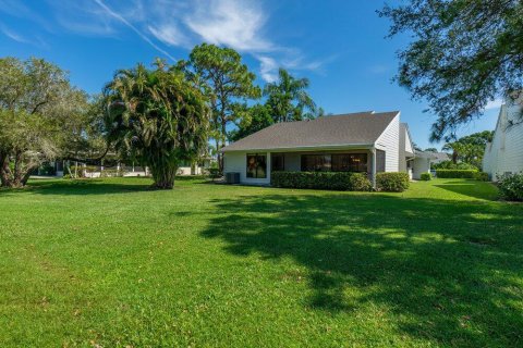 House in Palm Beach Gardens, Florida 2 bedrooms, 165.18 sq.m. № 2082932 - photo 21