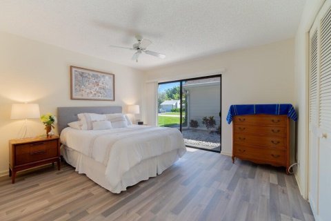 House in Palm Beach Gardens, Florida 2 bedrooms, 165.18 sq.m. № 2082932 - photo 15
