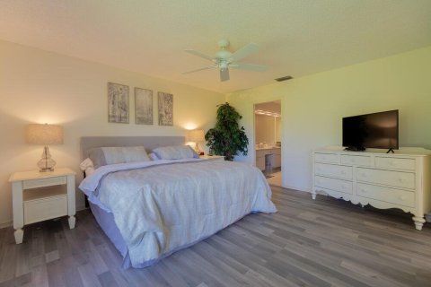 House in Palm Beach Gardens, Florida 2 bedrooms, 165.18 sq.m. № 2082932 - photo 12