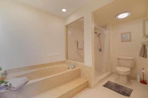 House in Palm Beach Gardens, Florida 2 bedrooms, 165.18 sq.m. № 2082932 - photo 14