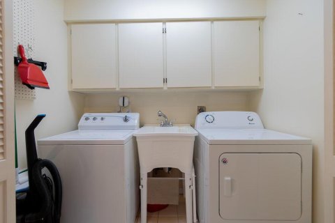 House in Palm Beach Gardens, Florida 2 bedrooms, 165.18 sq.m. № 2082932 - photo 17