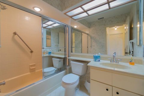 House in Palm Beach Gardens, Florida 2 bedrooms, 165.18 sq.m. № 2082932 - photo 16